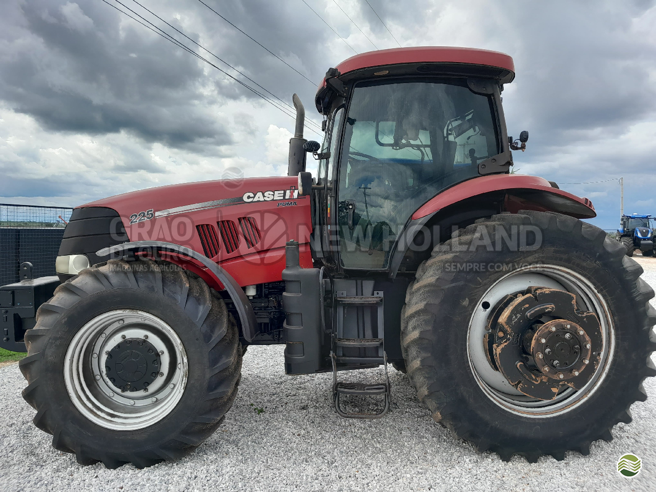 TRATOR CASE PUMA 225 Tração 4x4 Grão de Ouro - New Holland GURUPI TOCANTINS TO